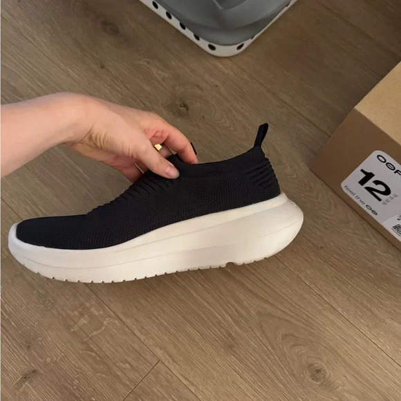 OOFOS Men's OOmg Zen Sneakers - Chalk Black - Picture 2 of 3